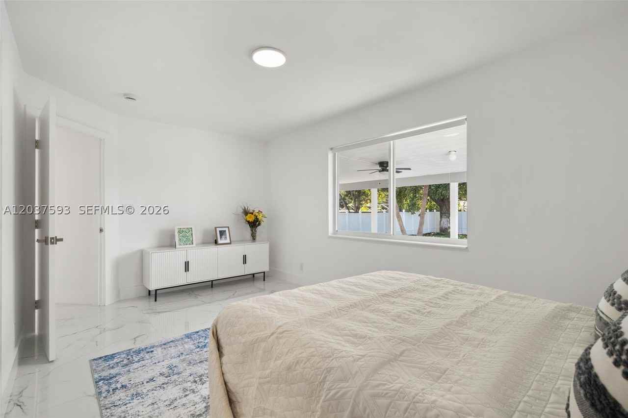 253 Sw 4th St - Photo 7 of 27