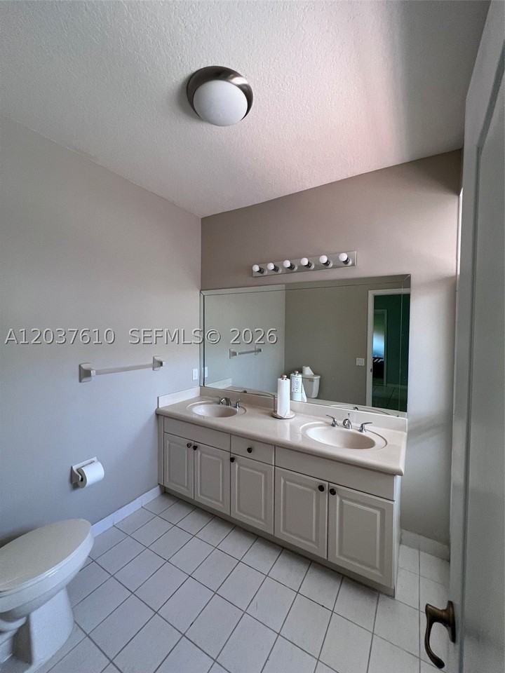 10155 Sw 159th Ct - Photo 7 of 14
