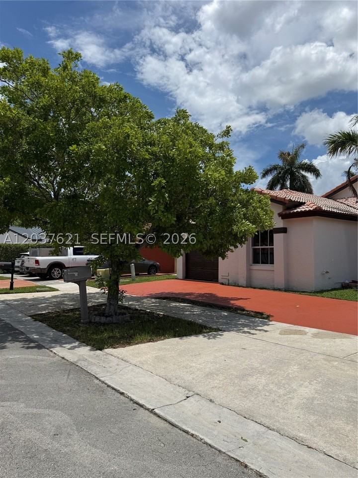 1107 Nw 132nd Ct - Photo 3 of 25