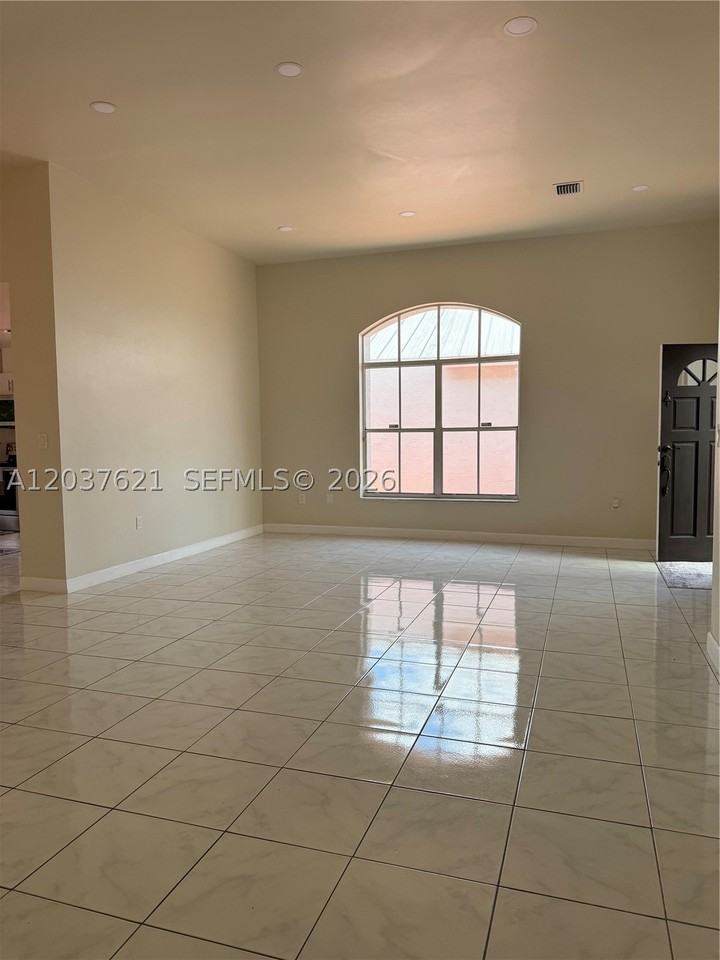 1107 Nw 132nd Ct - Photo 6 of 25