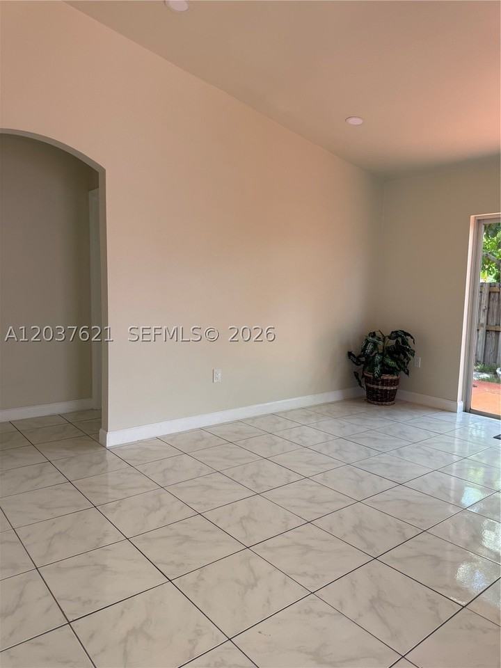 1107 Nw 132nd Ct - Photo 7 of 25