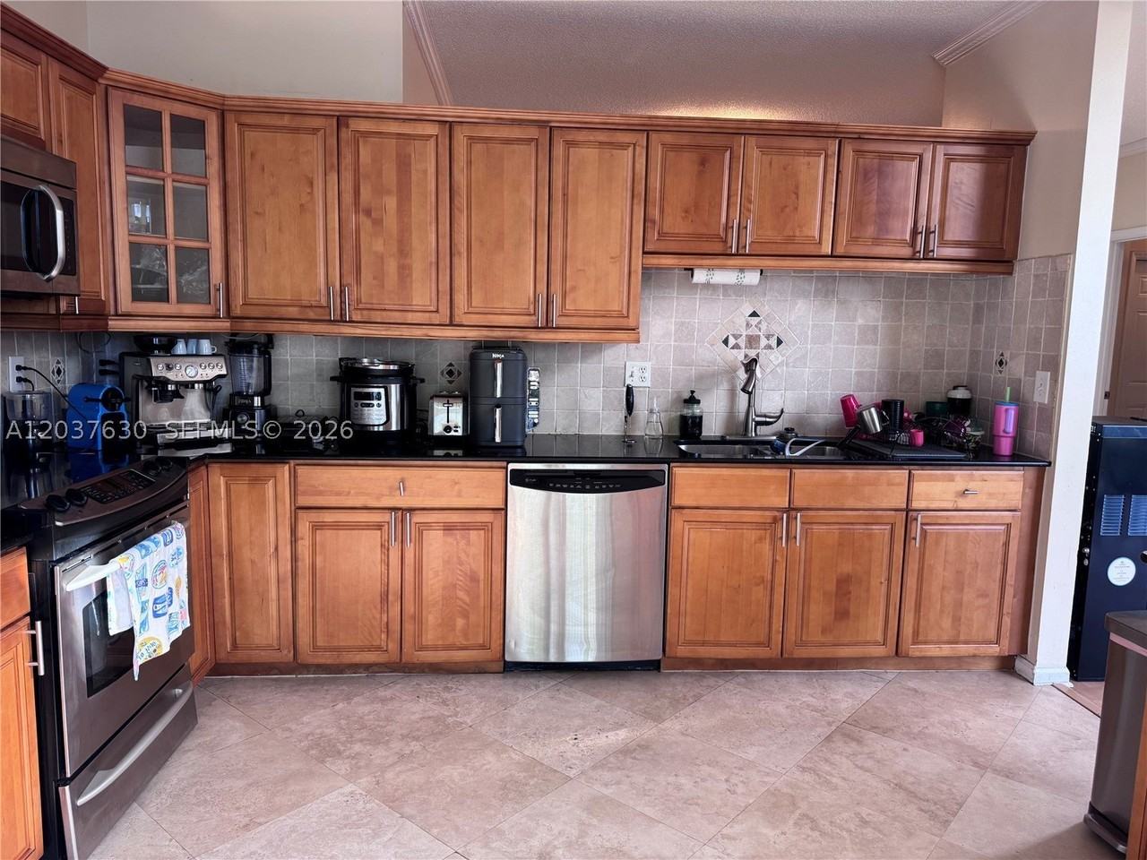4924 Sw 151st Ave - Photo 5 of 20