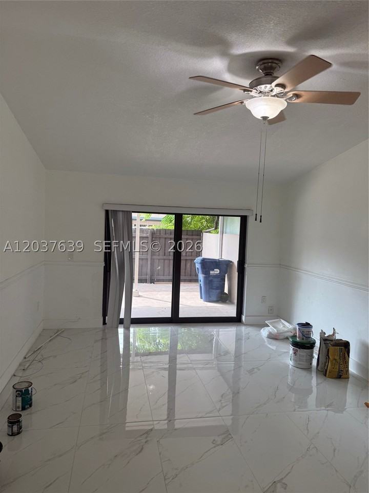 14057 Sw 52nd Ter #14057 - Photo 3 of 17