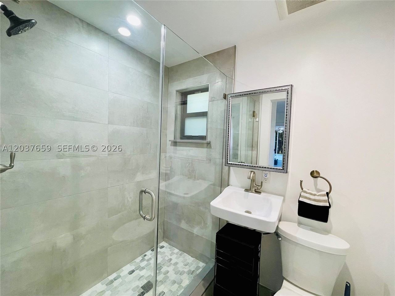 38 Nw 52nd St #1 - Photo 5 of 9