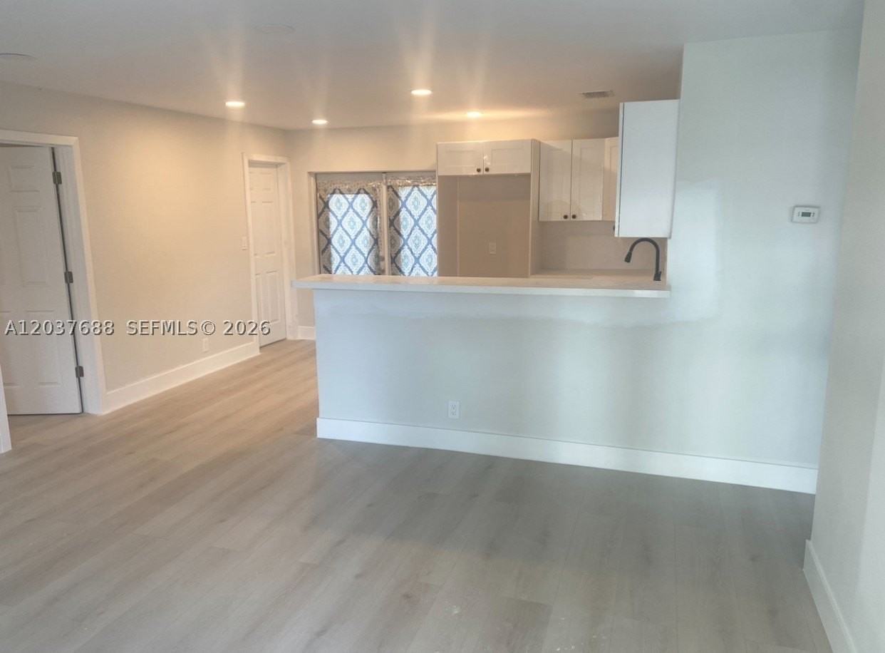 1700 Sw 69th Ter - Photo 4 of 7
