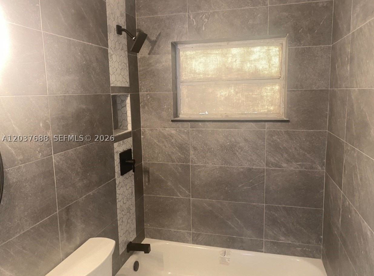 1700 Sw 69th Ter - Photo 6 of 7