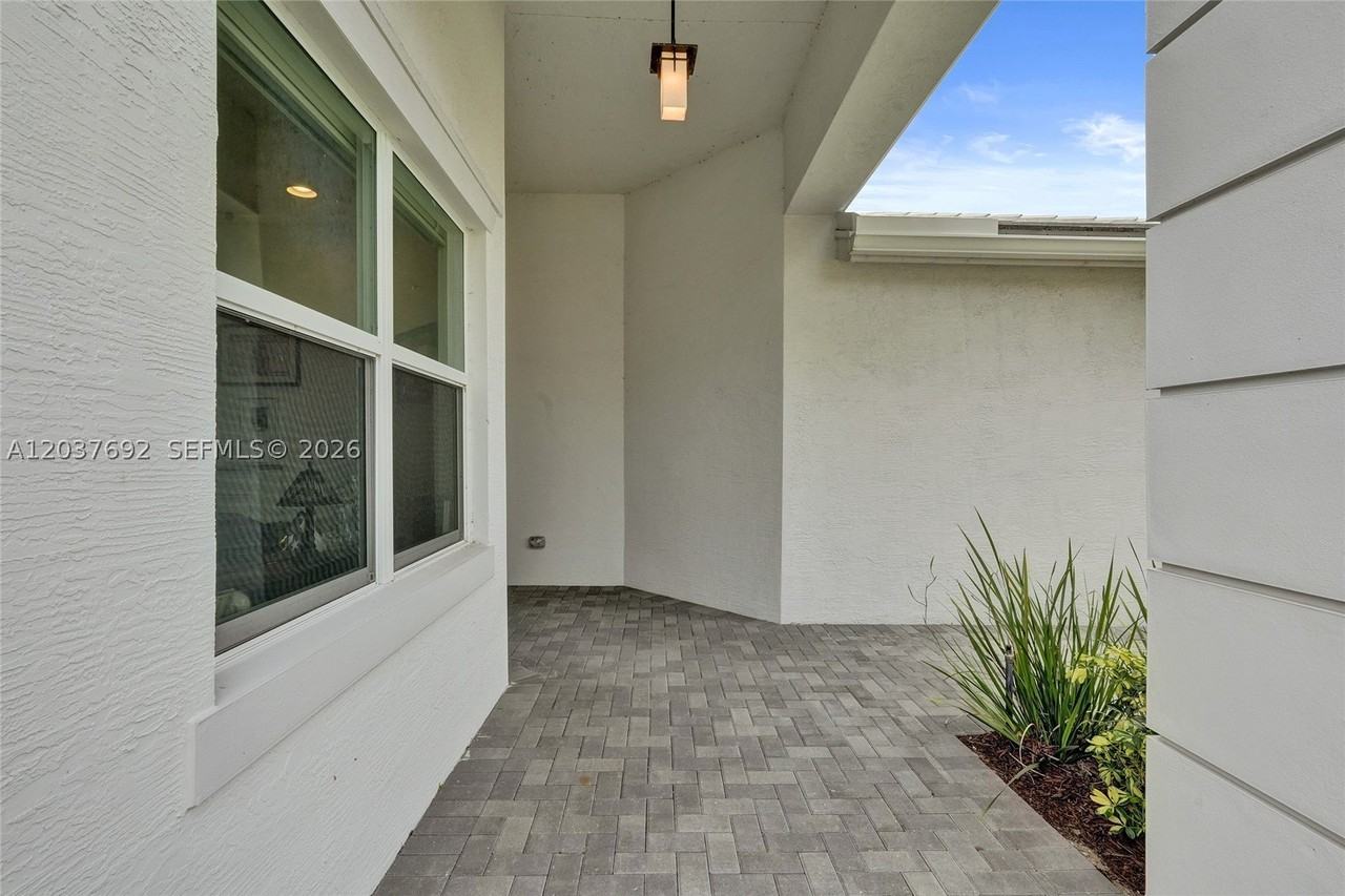 13328 Sw River Rock Rd #13328 - Photo 4 of 50