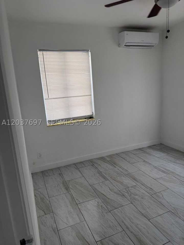 1324 N 58th Ave #1 - Photo 7 of 8