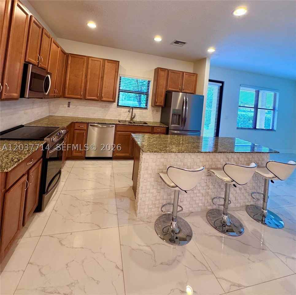 636 Ne 193rd St #636 - Photo 3 of 24