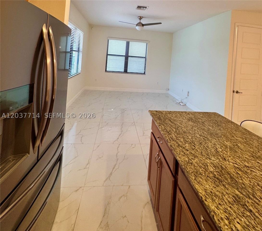 636 Ne 193rd St #636 - Photo 6 of 24