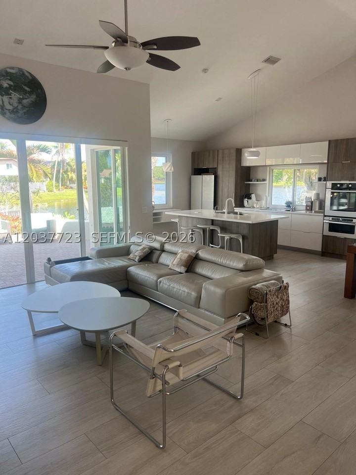 1130 Spyglass - Photo 2 of 30