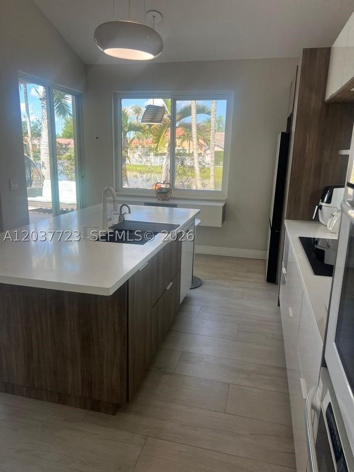 1130 Spyglass - Photo 4 of 30