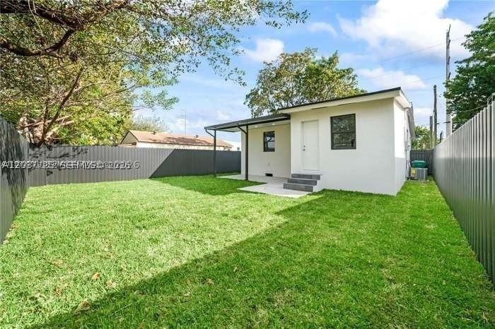 1739 Nw 67th St #NA - Photo 3 of 12