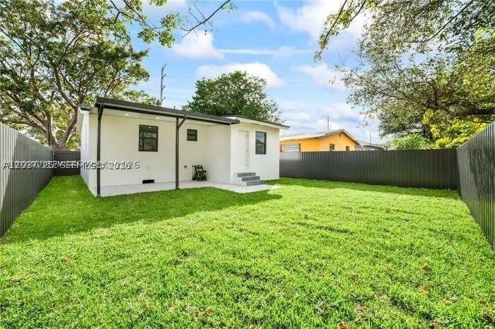 1739 Nw 67th St #NA - Photo 4 of 12