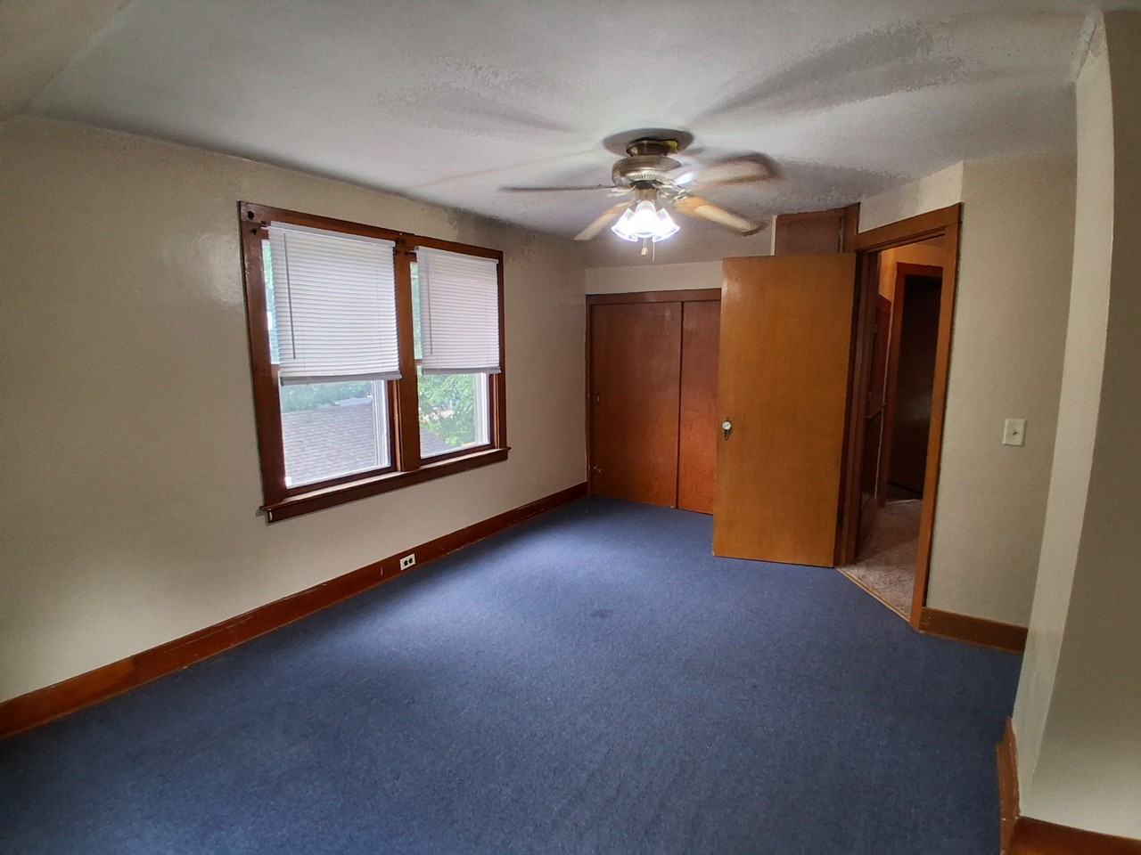 205 E Phoenix Ave #1 - Photo 7 of 27
