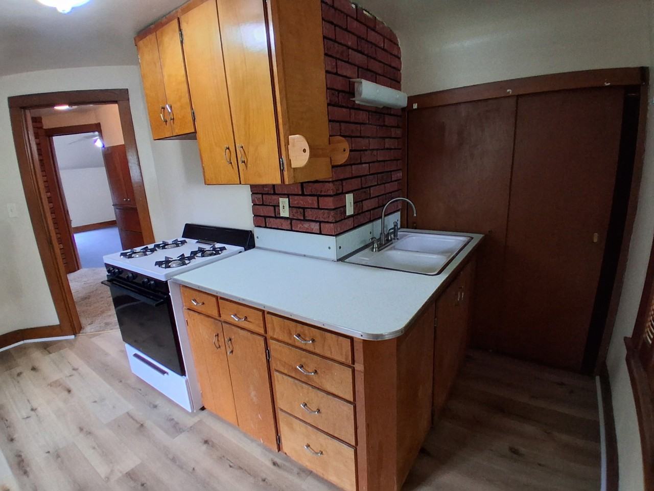 205 E Phoenix Ave #1 - Photo 4 of 27