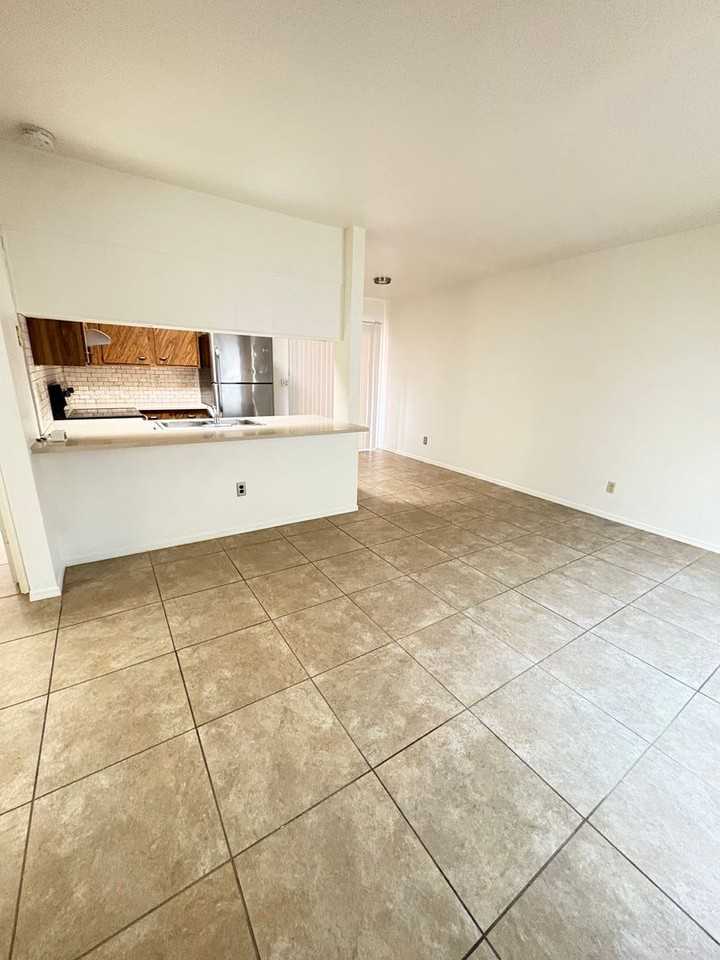 8838 E Arbor St - Photo 3 of 18