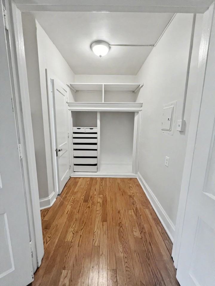 Edgehill Court - Photo 3 of 50