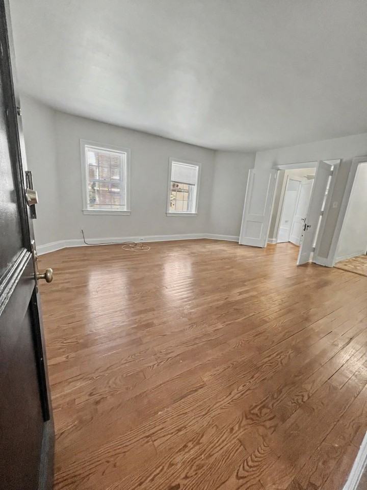 Edgehill Court - Photo 4 of 50
