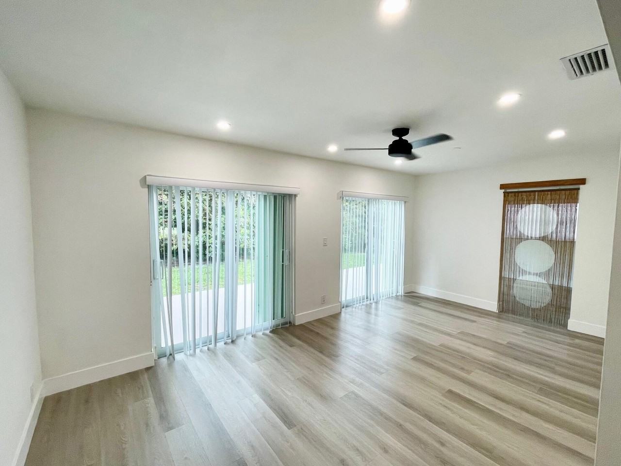 8205 Nw 106th Ave - Photo 6 of 22