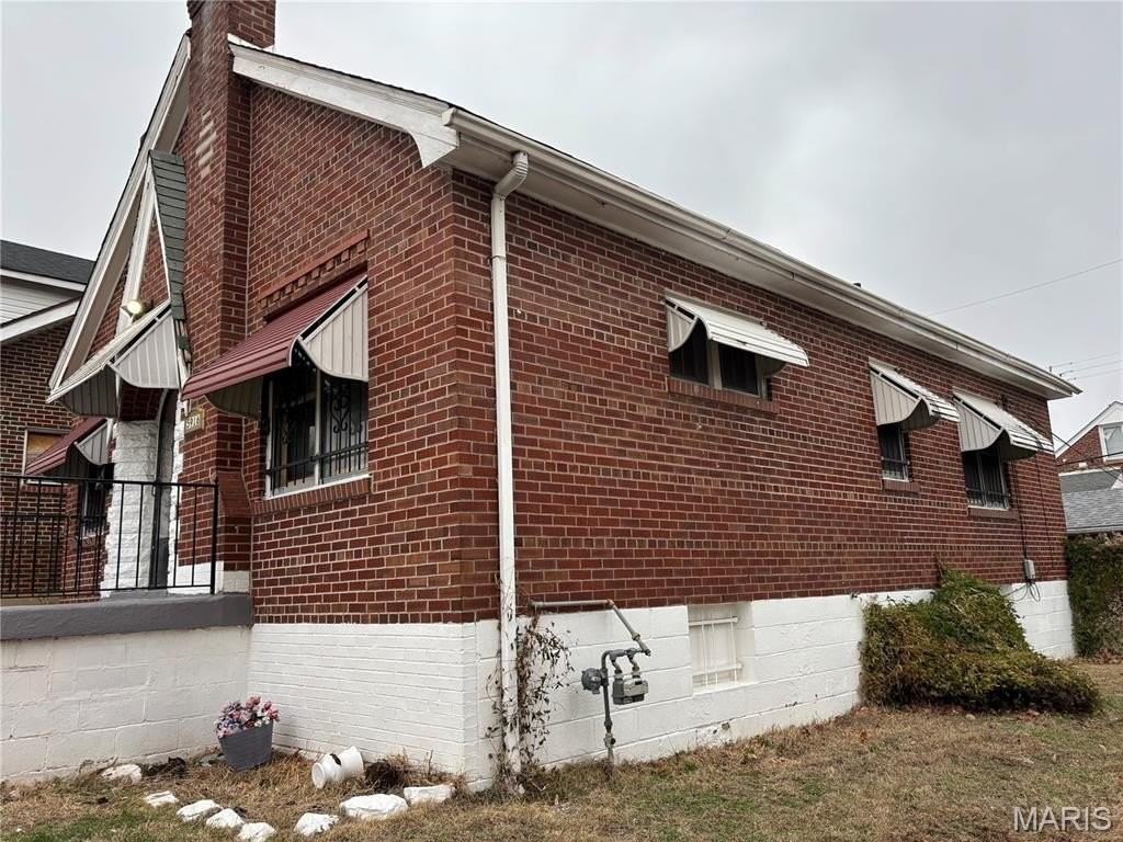 5916 Alpha Ave - Photo 2 of 13