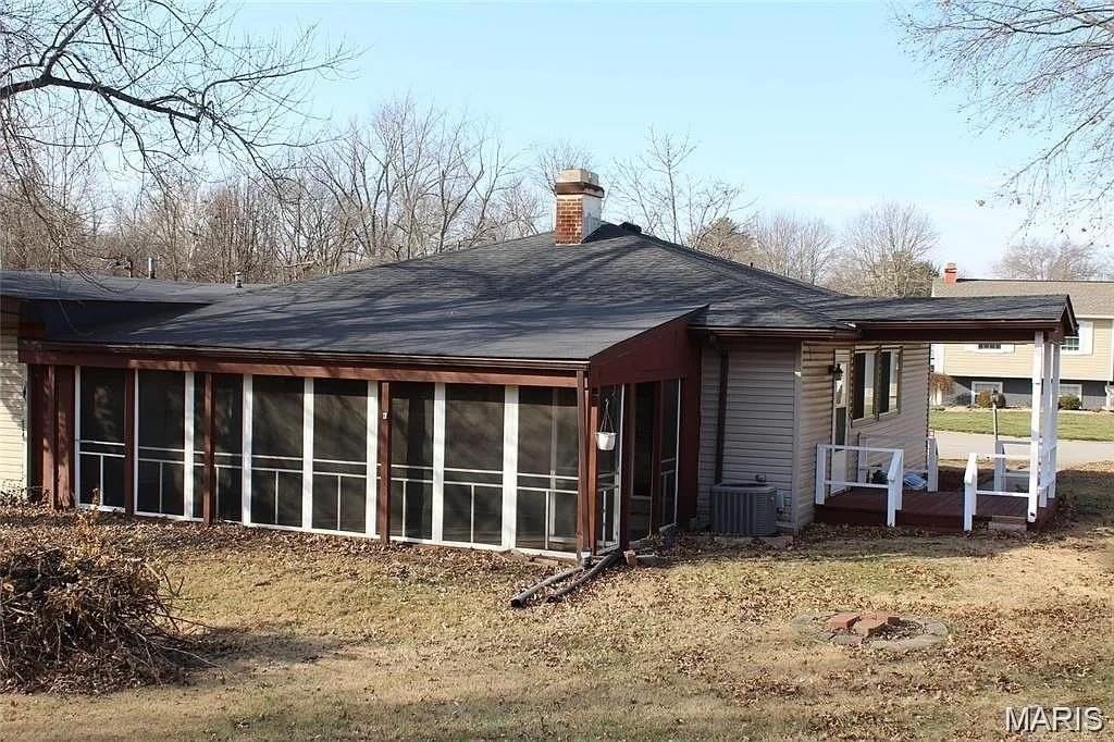 5003 Cavalier Ct - Photo 3 of 19