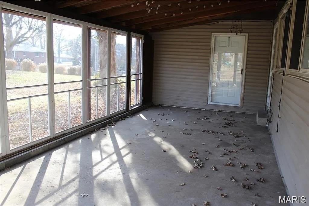 5003 Cavalier Ct - Photo 4 of 19