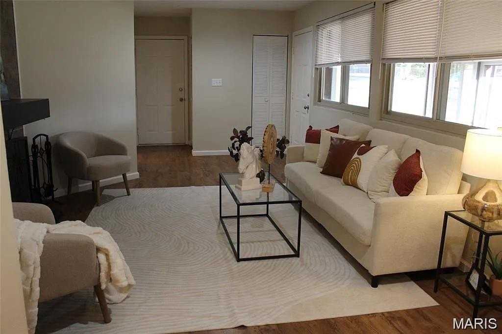 5003 Cavalier Ct - Photo 5 of 19