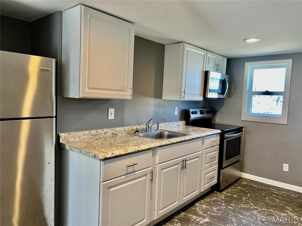 806 Center St #2 - Photo 3 of 5