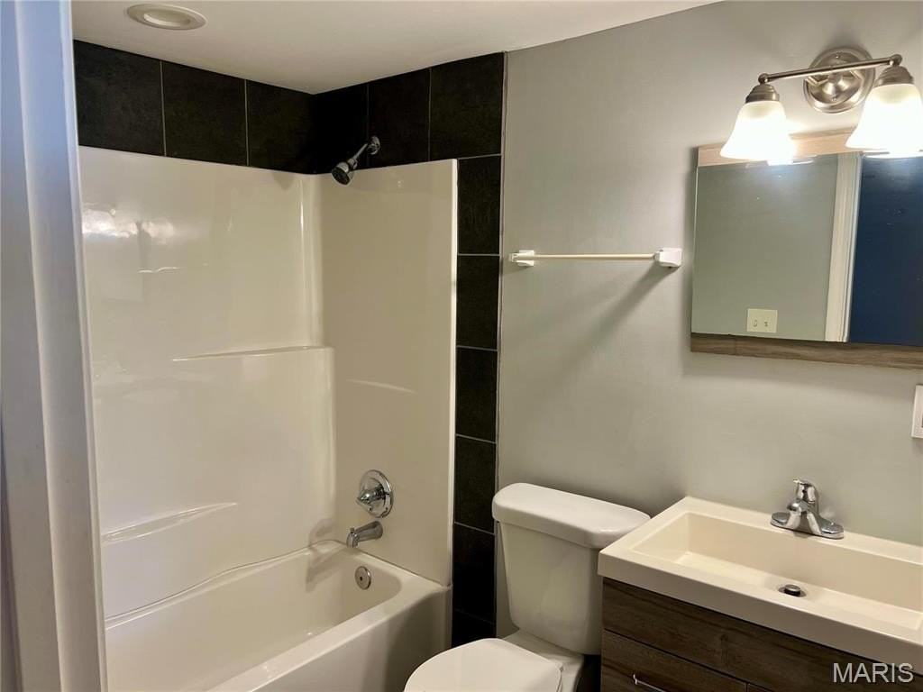 806 Center St #2 - Photo 5 of 5