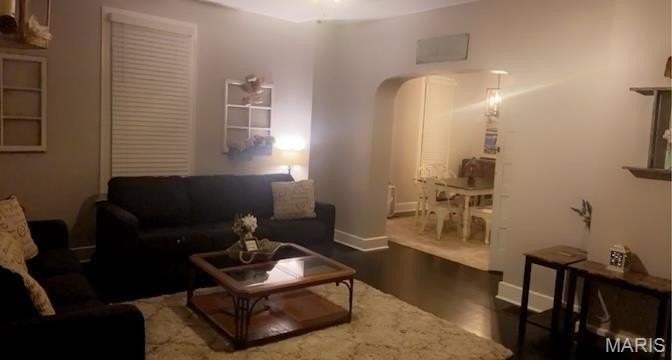 408 W 4th St #1F - Photo 3 of 13
