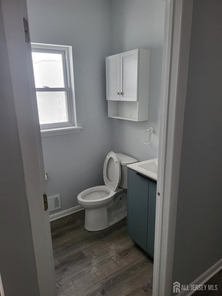 54 State St - Photo 3 of 20