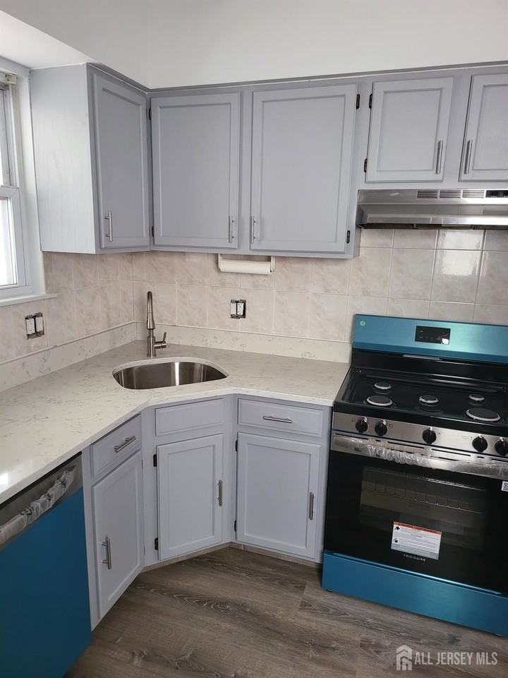 54 State St - Photo 5 of 20