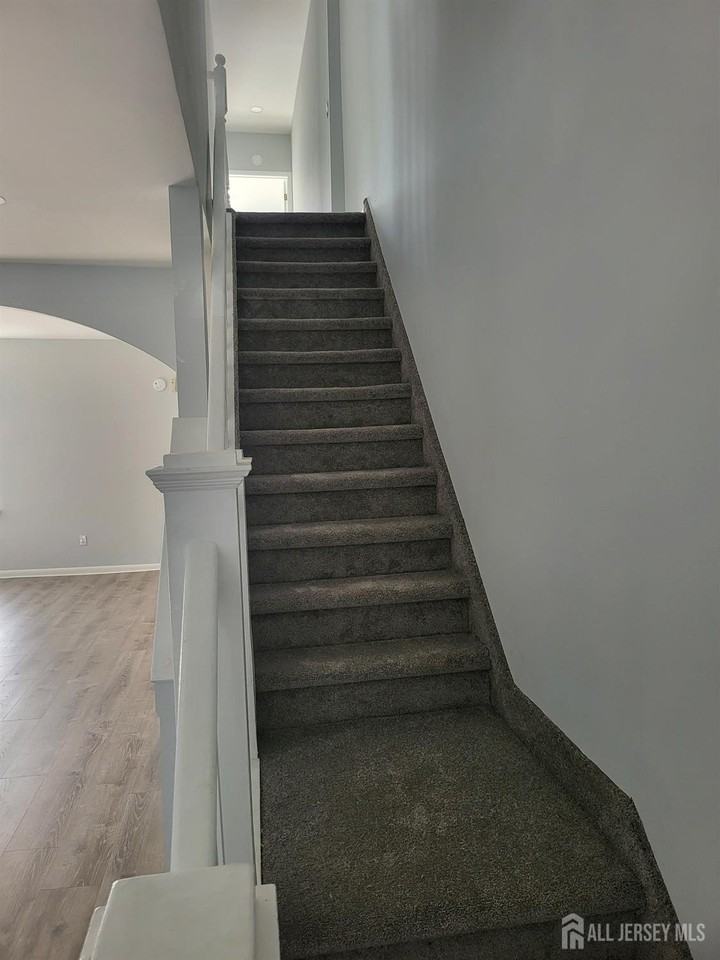 54 State St - Photo 7 of 20