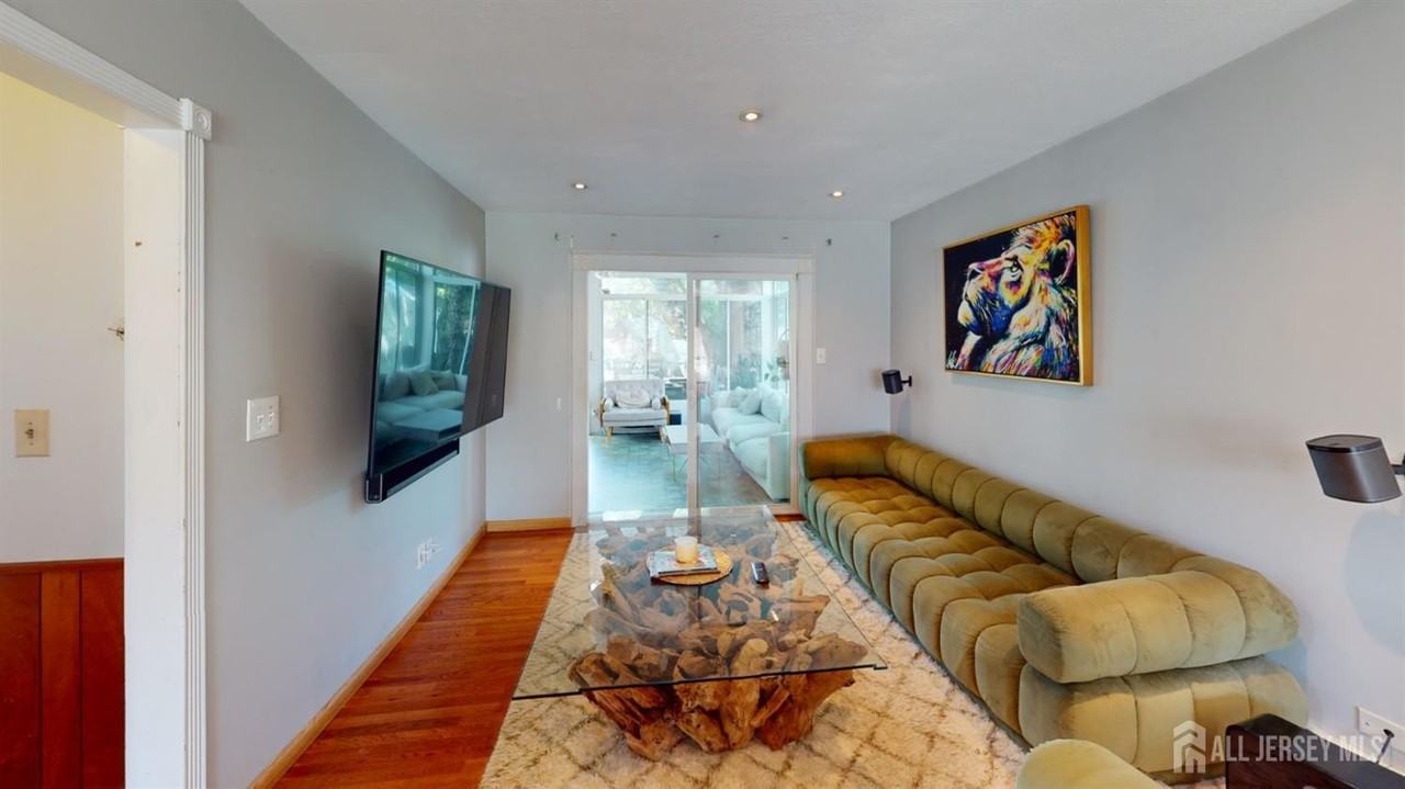 22 Wilson Ave - Photo 5 of 43