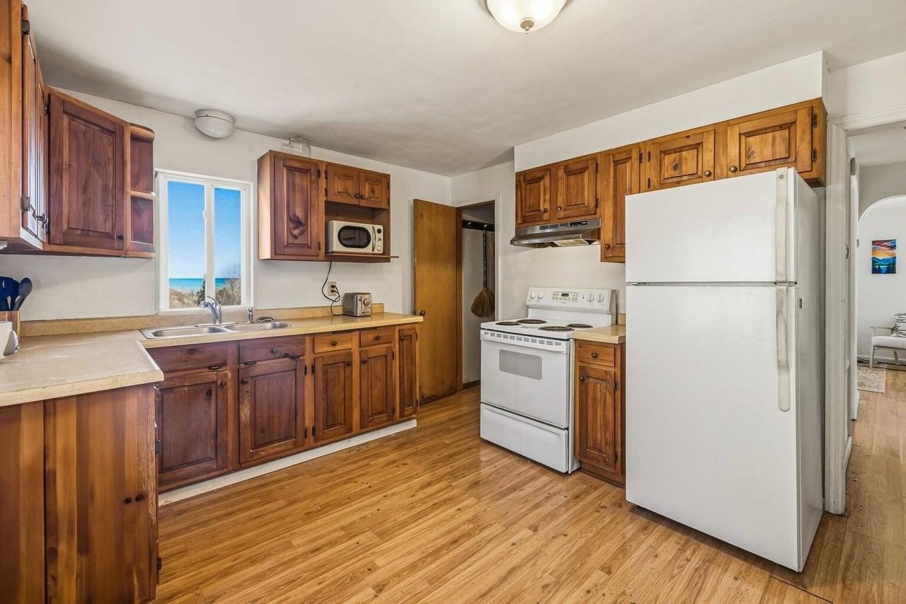 446 N Powers St - Photo 7 of 22