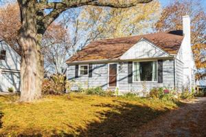 featured image of 6434 N Willow Glen Ln