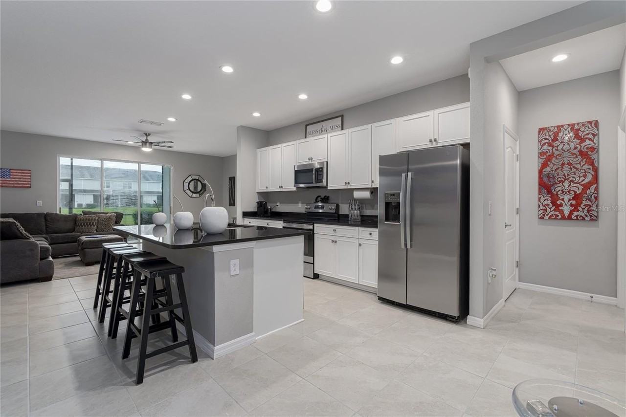8518 Canyon Creek Trl - Photo 5 of 33