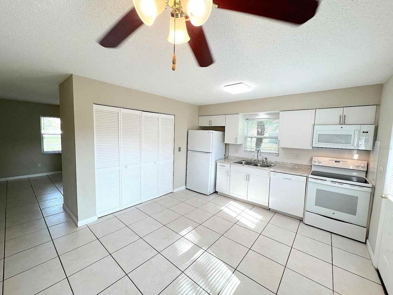 2 Plateau Ln - Photo 7 of 20