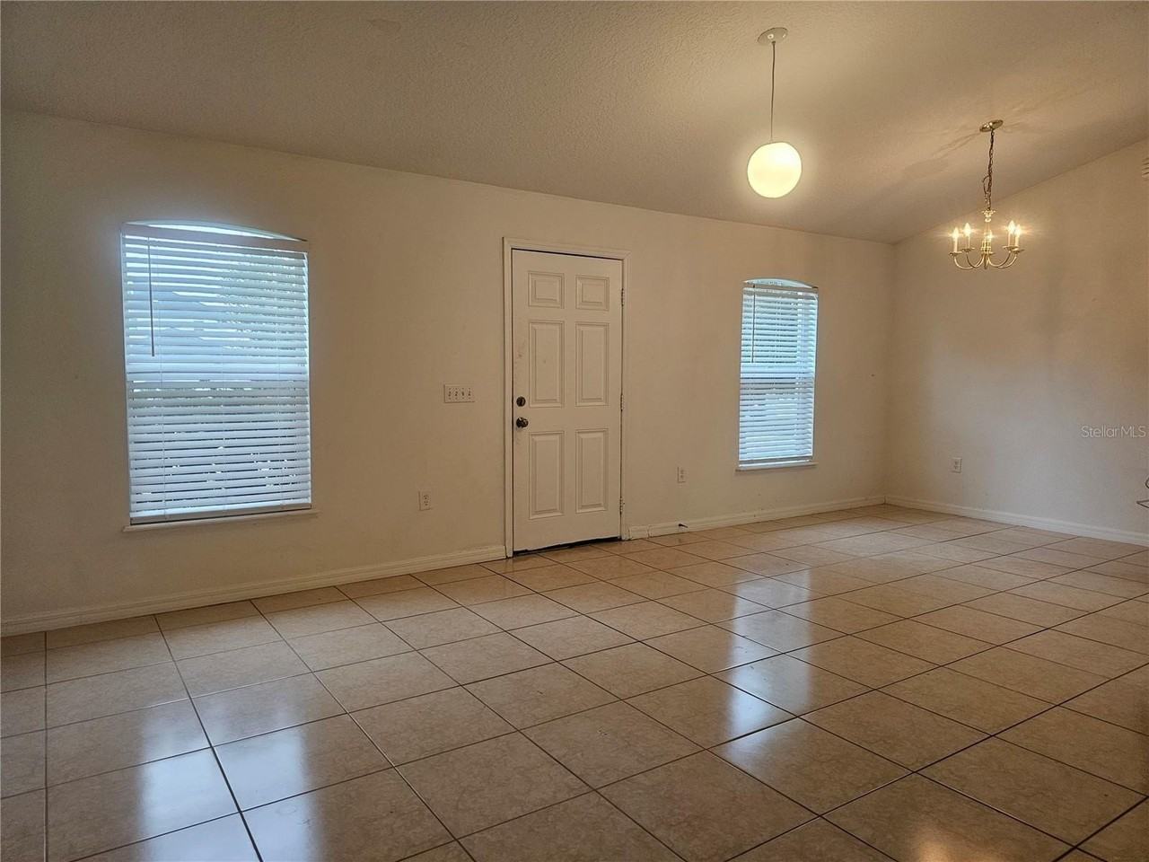 1017 White Bark Ct - Photo 2 of 12