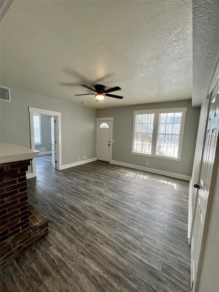 644 4th Ave S - Photo 3 of 10