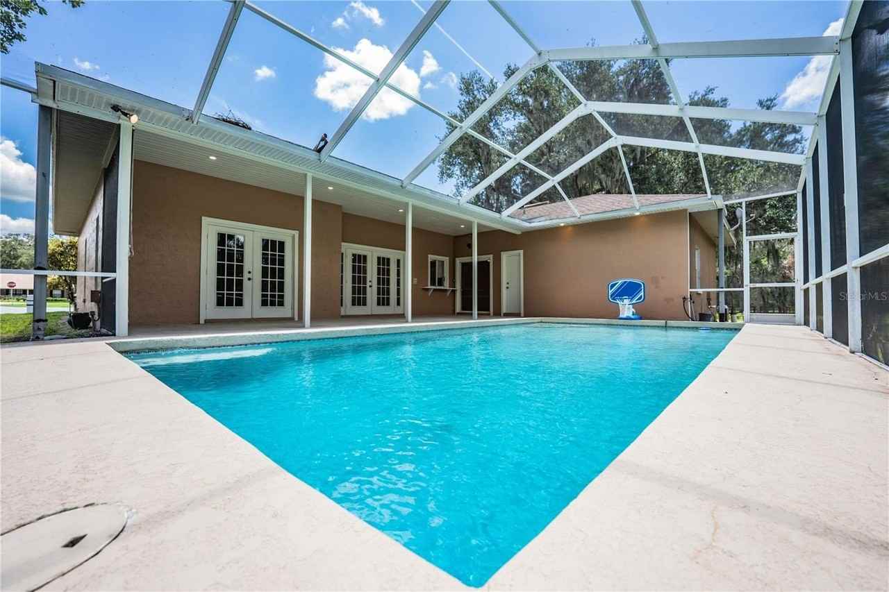 2326 Deerbrook Dr - Photo 4 of 50
