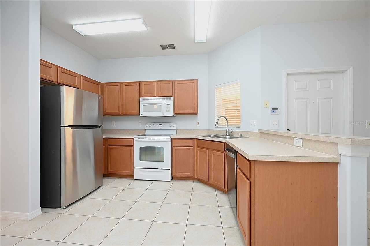 4219 Winding Vine Dr - Photo 3 of 50