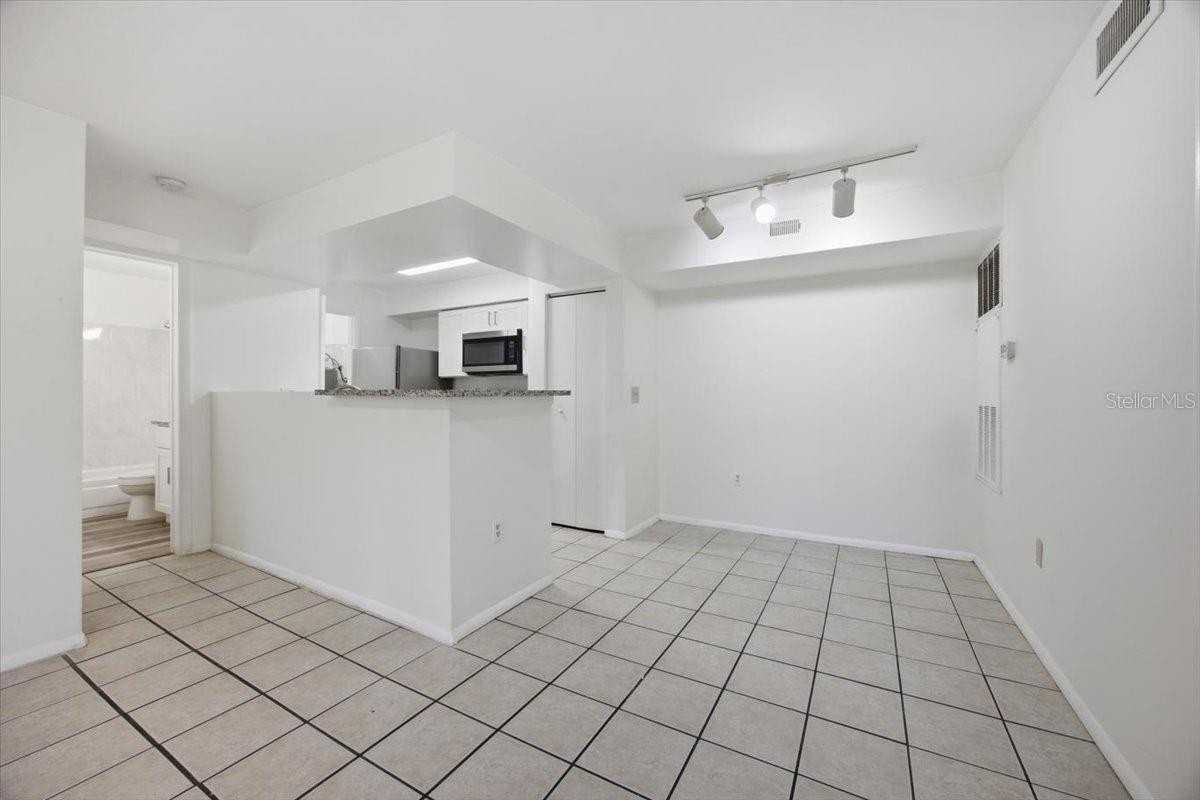 3032 Parkway Blvd #307 - Photo 3 of 17