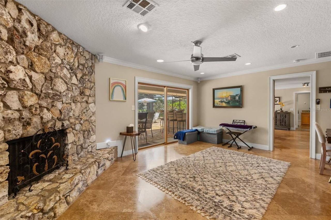 180 Springwood Trl - Photo 5 of 32