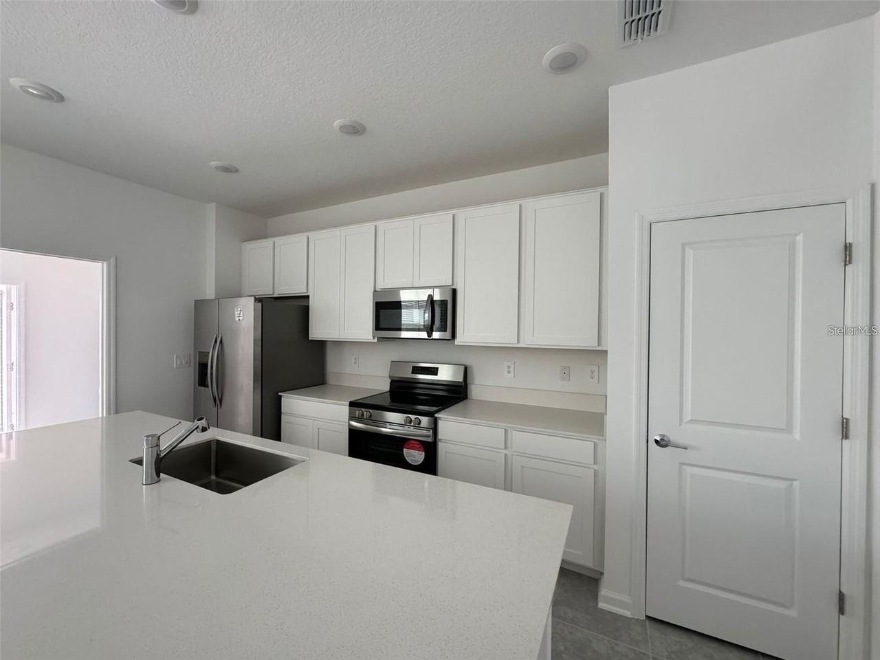 6122 Peaceful Park Way - Photo 4 of 16