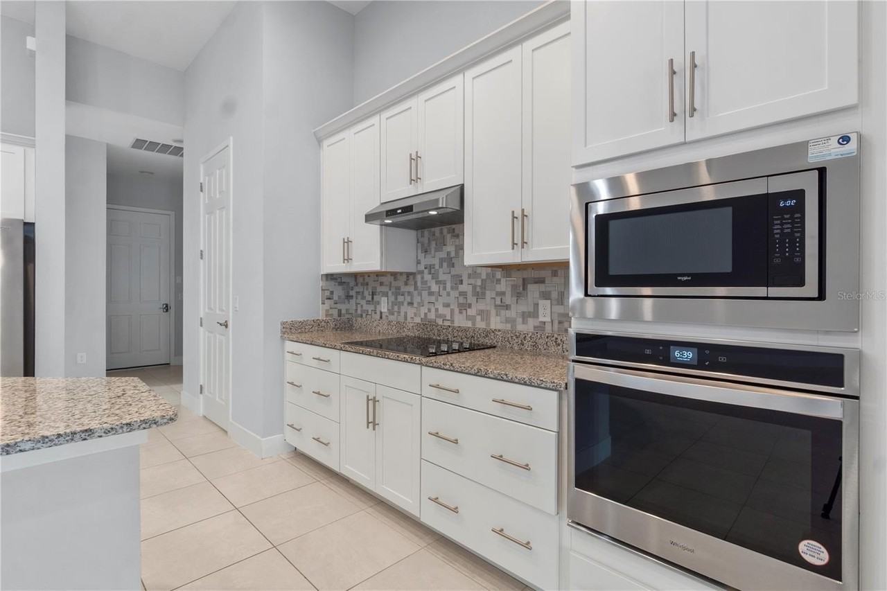 2320 Symphony Cir - Photo 5 of 48