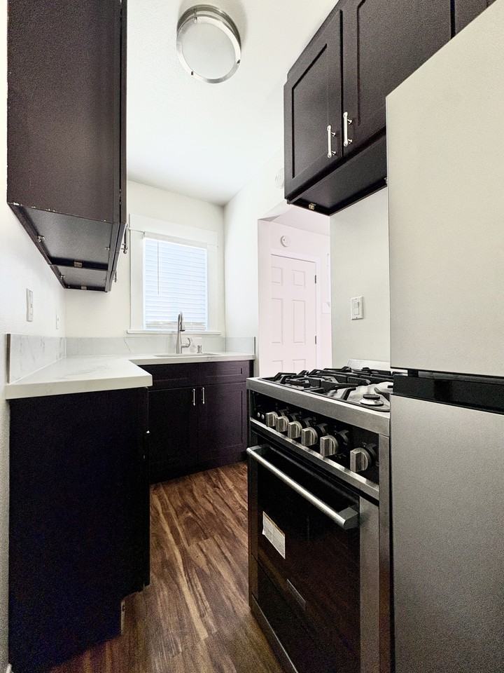 80 7th Pl #7 - Photo 4 of 11