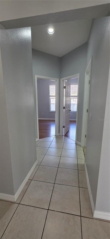 1305 Lakehurst Way - Photo 4 of 31