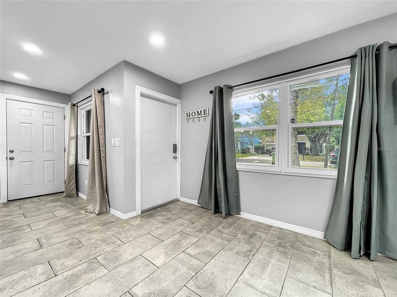 6809 S Himes Ave - Photo 3 of 22